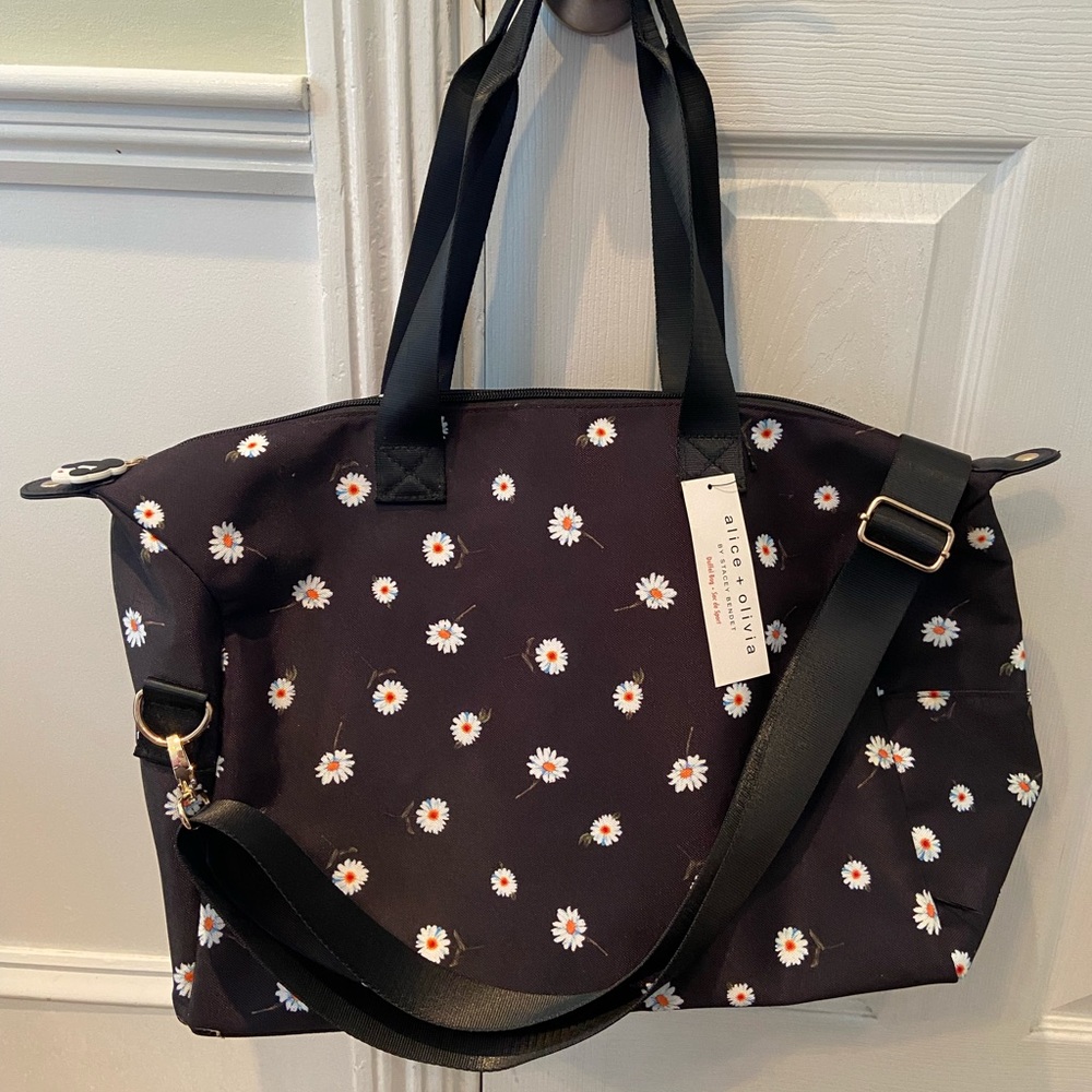 Alice + Olivia X FabFitFun Duffle Bag in Daisy Print